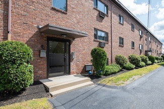 146 Willow St Unit 2, Waltham, MA 02453