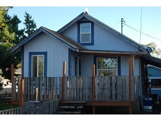 500 N 7th St, Reedsport, OR 97467