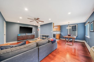 114 Jervis Ave, Farmingdale, NY 11735