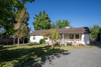 4189 Colver Rd, Phoenix, OR 97535