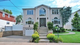 354 Ardsley St, Staten Island, NY 10306