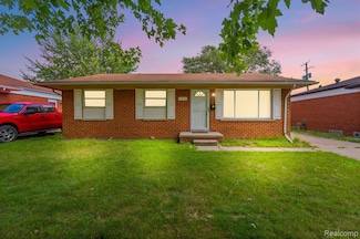 31032 Manhattan St, Saint Clair Shores, MI 48082
