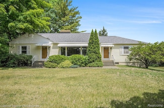 2740 Judah Rd, Lake Orion, MI 48359