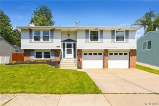 76 Robert Dr, Lancaster, NY 14086