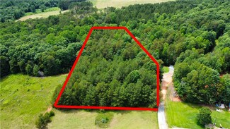 105 Cox Way, Westminster, SC 29693