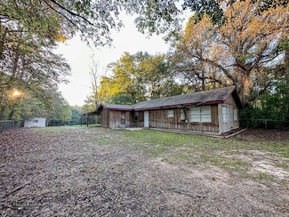 80 Harrison Rd, Oakhurst, TX 77359
