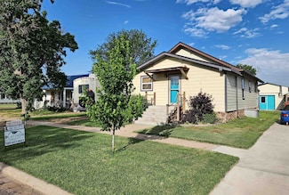 425 Park St, Quinter, KS 67752