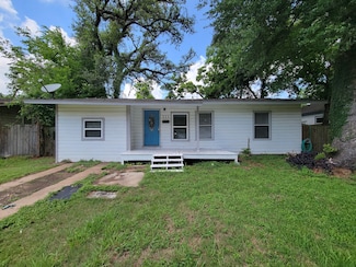 111 Wisteria St, Lake Jackson, TX 77566