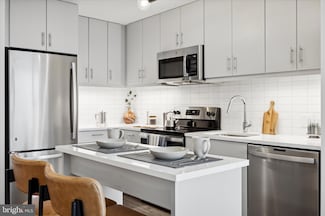 569 N 5th St Unit 233, Philadelphia, PA 19123