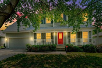 1013 NE Kenwood Dr, Lees Summit, MO 64064