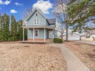 323 W Stroud St, Randolph, WI 53956