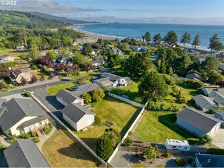 99089 Kemlin Place, Brookings, OR 97415
