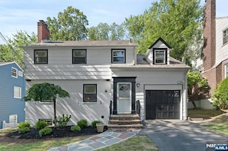 42 Grayson Place, Teaneck, NJ 07666
