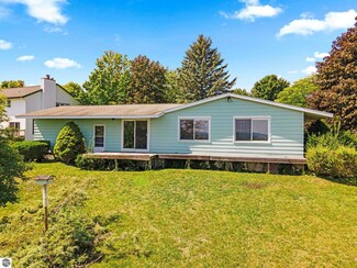3353 Panorama Ln, Traverse City, MI 49684