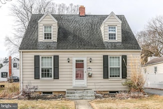 527 Warren St, Lemoyne, PA 17043