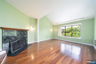 74 Harbor Key Unit 74, Secaucus, NJ 07094