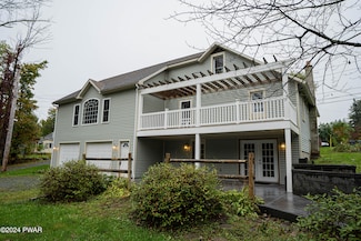73 Carbondale Rd, Waymart, PA 18472