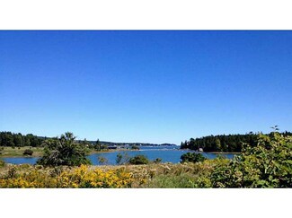 217 Main St, Southwest Harbor, ME 04679