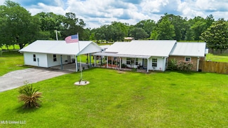 11192 Willie Lee Rd, Picayune, MS 39466
