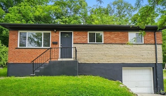 2962 Aquadale Ln, Cincinnati, OH 45211