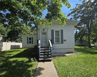 708 E Washington St, Clinton, IL 61727