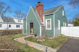 11 Western Ave, Watervliet, NY 12189
