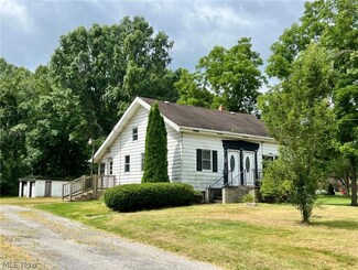 5966 Everett Rd E, Hubbard, OH 44425