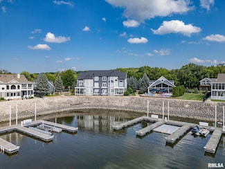 126 9th St, Hampton, IL 61256