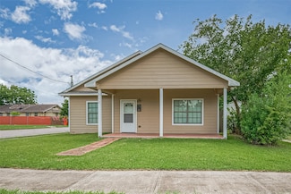213 W Murrill St, Baytown, TX 77520