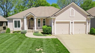 412 NE Wild Rose Ln, Lees Summit, MO 64064