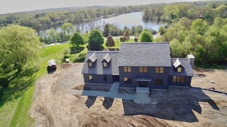552 S Stocks Rd, Oconomowoc, WI 53066
