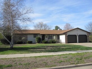 1404 Oak St, Sauk City, WI 53583