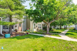 831 Mansfield Ct Unit 2, Schaumburg, IL 60194