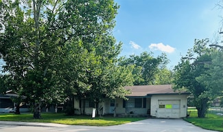 421 N Main St, Springtown, TX 76082