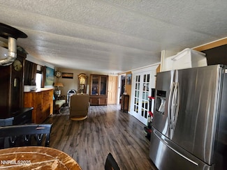 11 Mariposa Way, Round Mountain, NV 89045