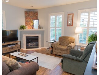 1258 NW Shattuck Way Unit 201, Gresham, OR 97030