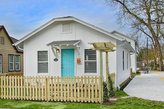 505 E 32nd St, Houston, TX 77018