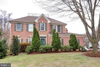 8401 Wood Pointe Ct, Fairfax Station, VA 22039