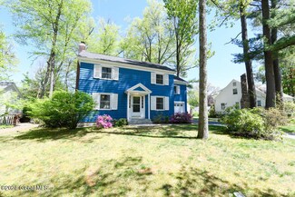 6 Woodridge Rd, Delmar, NY 12054