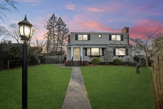 1114 Hyman Ave, Bay Shore, NY 11706