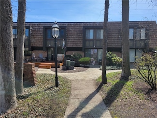 1110 By the Shores Dr, Huron, OH 44839