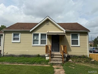 7019 Manette Dr, Saint Louis, MO 63136