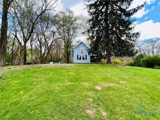7035 Hill Ave, Holland, OH 43528