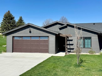 1570 Blaine's Way, Spirit Lake, IA 51360