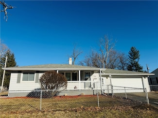 1740 N Dennis Ave, Decatur, IL 62526