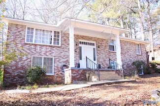 929 E Tomahawk Trail, Gadsden, AL 35903
