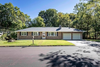 180 Wayne Ln, Meriden, CT 06450