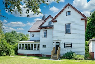 3 Smithville Rd, Rumford, ME 04276