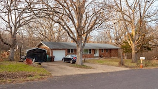 989 Clay St, Saint Clair, MO 63077