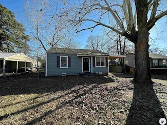 114 E Avenue H, Hooks, TX 75561